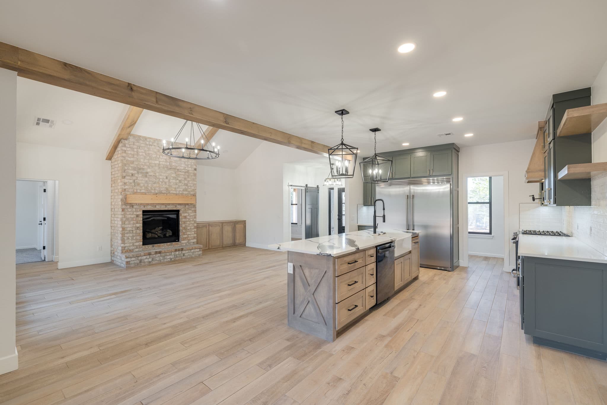 NE 220th St